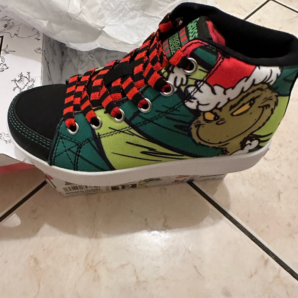 Brand New Sketchers unisex shoes for kids